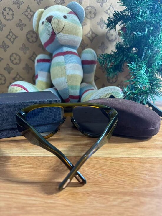 Tom Ford Bronson FT1044 Tortoiseshell Aviator Sunglasses with Gradient Blue Lens
